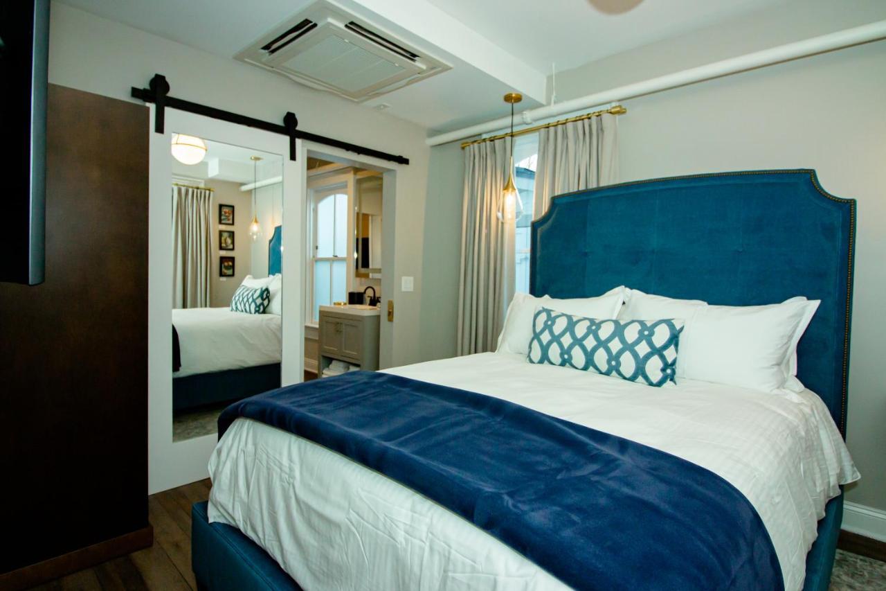 The Colonial Hillsborough